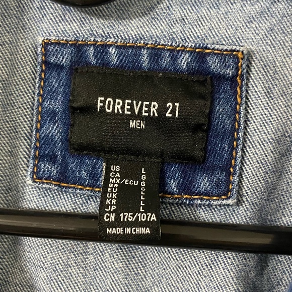 Forever 21 jean jacket - Picture 3 of 3